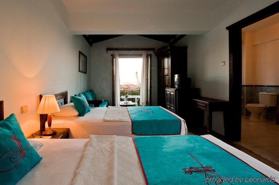 Sunny Garden Nilufer Hotel Тургутрейс Экстерьер фото