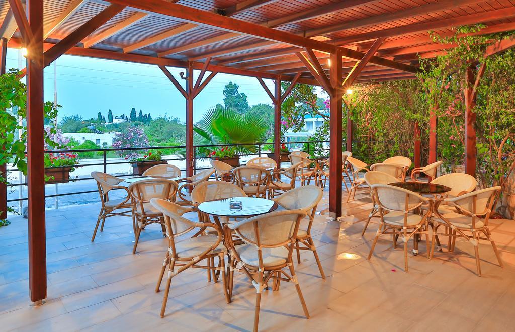 Sunny Garden Nilufer Hotel Тургутрейс Экстерьер фото
